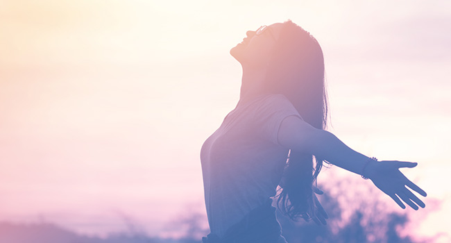 Mujer feliz y libre de c�ncer.